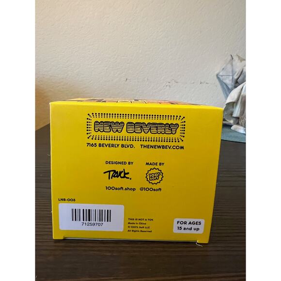 EXCLUSIVE Kill Bill New Beverly Cinema Figure 100% Soft Quentin Tarantino Toys - Picture 6 of 6